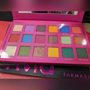 Eyeshadow Palette, 18 shades